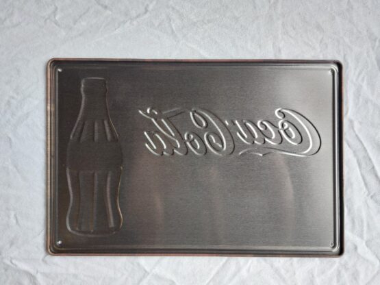 WE SELL COCA COLA 3D - Image 2